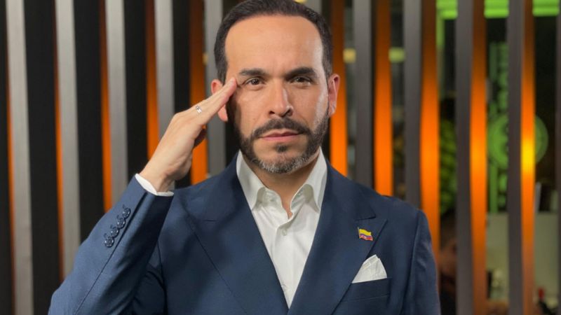 Tribunal de Bogotá ordena a Abelardo de la Espriella retirar el lema “Firmes por la Patria” y otros símbolos nacionales de su campaña